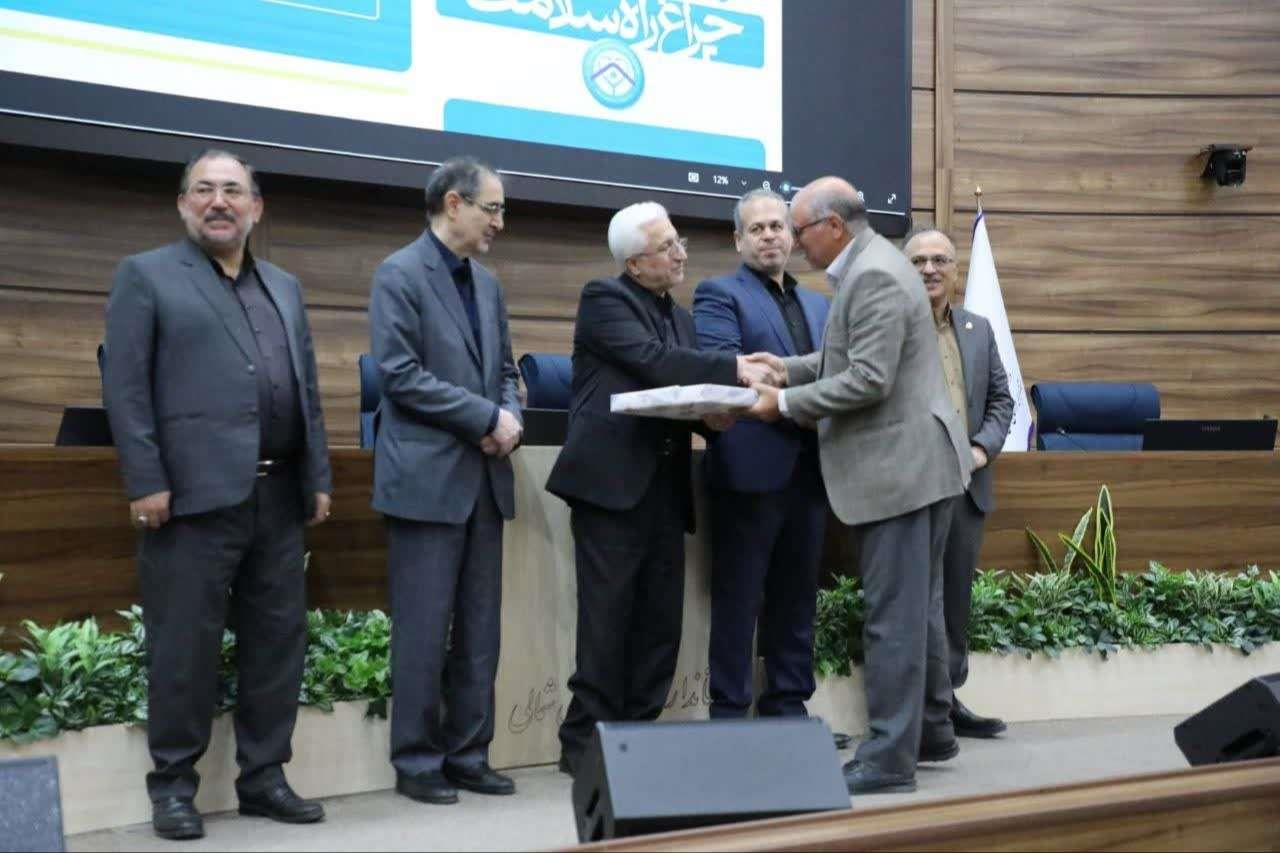تجلیل از خادمان سلامت و خیران اثرگذار خراسان شمالی در مجمع سلامت استان